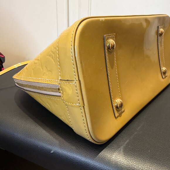 LOUIS VUITTON Monogram Vernis Alma Hand Bag Golden COA incl. - Picture 11 of 16